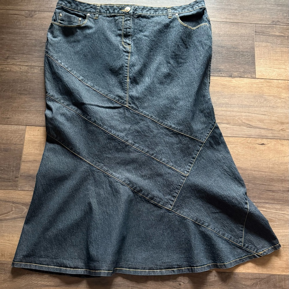 Bisou Bisou Women’s Dark Wash Denim Full Length Skirt